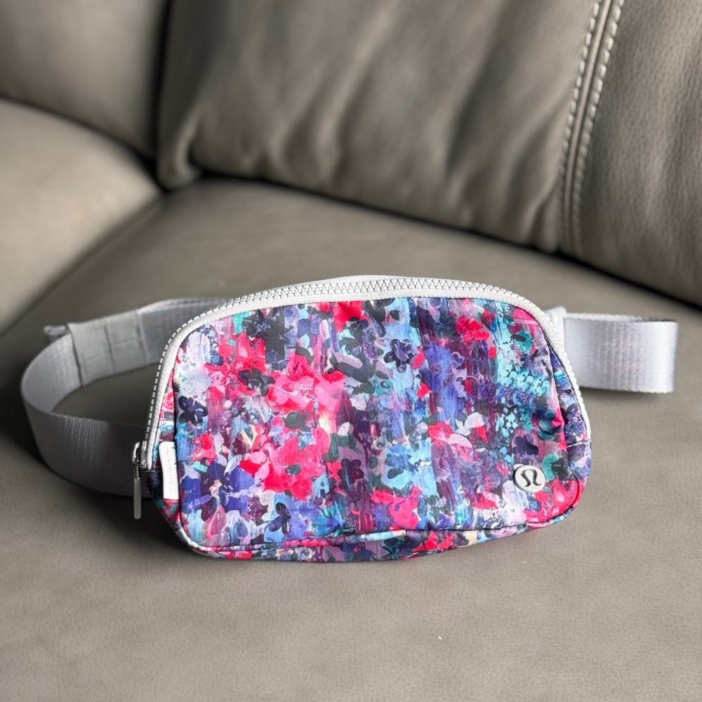 Lululemon Belt Bag Like New Multicolor